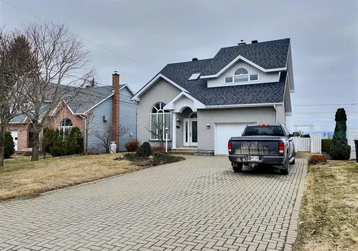 House for sale - 76 Rue De Chauffailles, Rivière-du-Loup, G5R 4E1