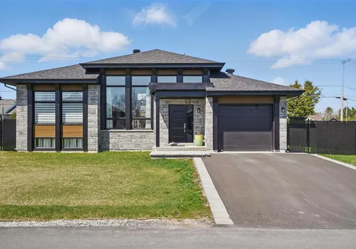 Bungalow for sale - 421 Av. McNaughton, Hemmingford, J0L1H0