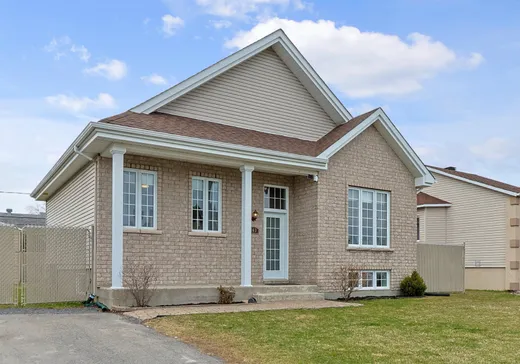 Two or more stories for sale - 863 Rue des Orchidées, Salaberry-de-Valleyfield, J6S6W2