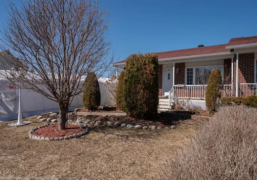 Bungalow à vendre - 235 Rue Vaillant, Terrebonne, J6W4T6