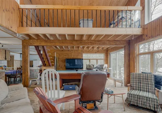 Maison à vendre - 720 Ch. du Lac-Veillette S., Lac-aux-Sables, G0X 1M0