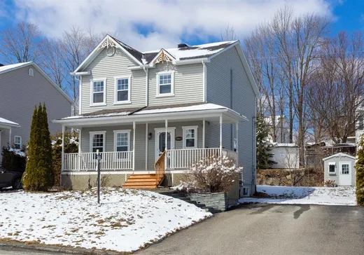 Maison à étages à vendre - 4863 Rue Goncourt, Rock Forest-Saint-Élie-Deauville, J1N4G7