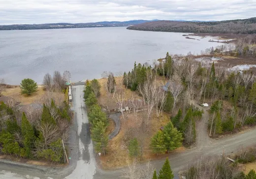 Maison à vendre - 212 Ch. de la Baie-Victoria, Lac-Mégantic, G0Y 1G0