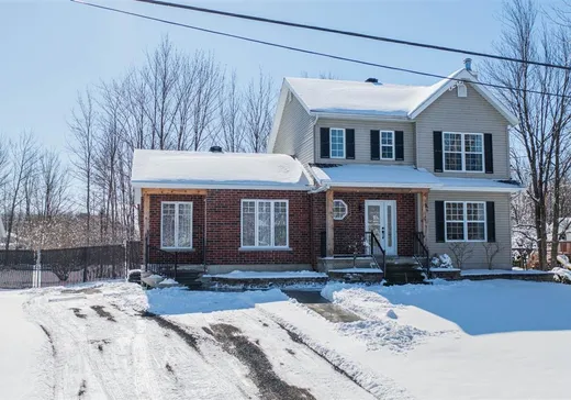 Maison à étages à vendre - 11 Place Robert-Demers, Victoriaville, G6T1B9