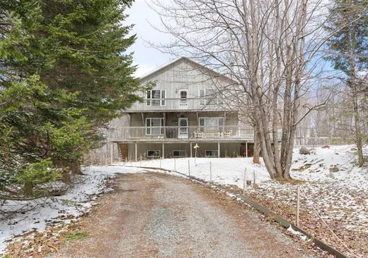 Maison à étages à vendre - 448 Croissant Lacasse, St-Etienne-De-Bolton, J0E2E0