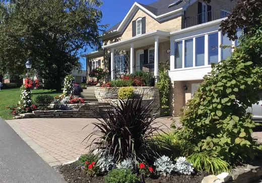Two or more stories for sale - 325 Boul. Simoneau, Danville, J1T4C4