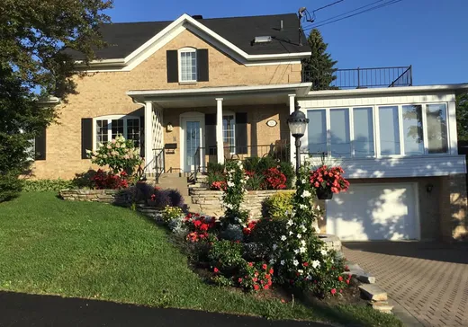 House for sale - 325 Boul. Simoneau, Danville, J1T 4C4