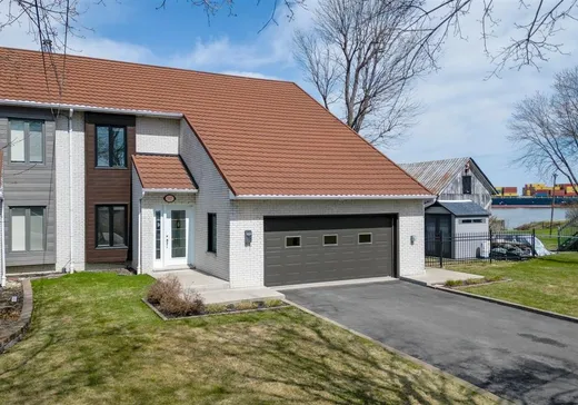 Maison à étages à vendre - 317 Rue de la Rive, Massueville, J3P1K5