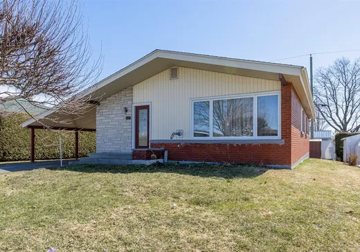 Bungalow à vendre - 955 Rue Sideleau, Fleurimont, J1E1H6