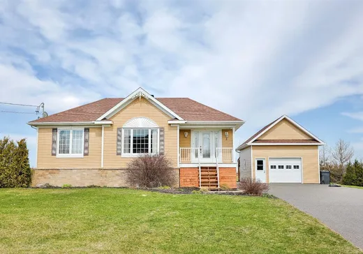 Bungalow à vendre - 2 Rue des Loisirs, Warwick, J0A1M0