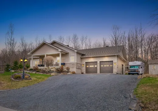 Maison à étages à vendre - 240 Rue des Améthystes, Repentigny, J0B2P0