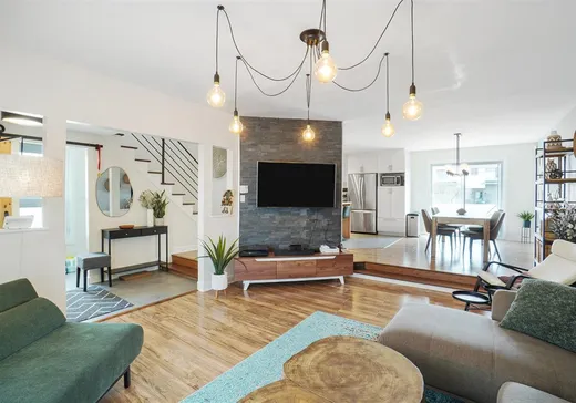 Maison à étages à vendre - 13330 Rue De Montigny, Montréal (Pointe-aux-Trembles), H1A5C9