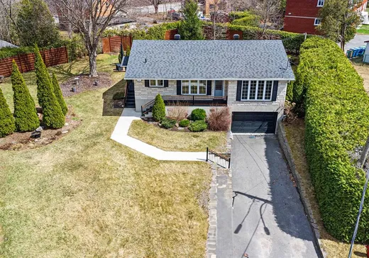 Bungalow à vendre - 10 Rue Mady, Lachute, J8H3B9