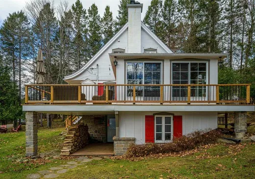 Maison à vendre - 138 Ch. Boyer, Saint-Sauveur, J0R 1R7