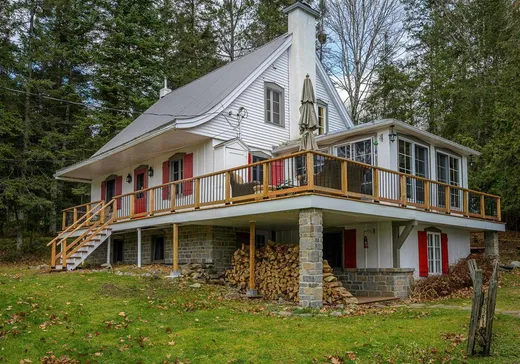 Maison à vendre - 138 Ch. Boyer, Saint-Sauveur, J0R 1R7