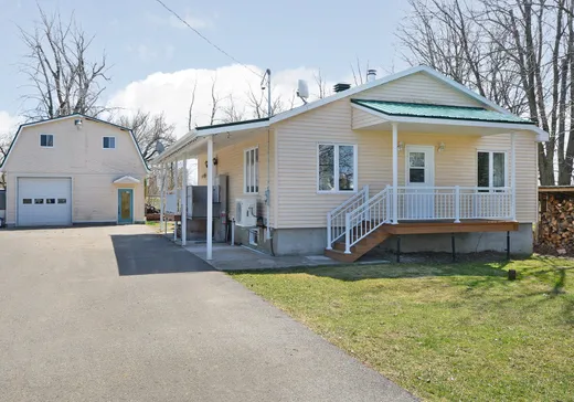 Maison à étages à vendre - 2571 Route 138, Huntingdon, J0S1H0