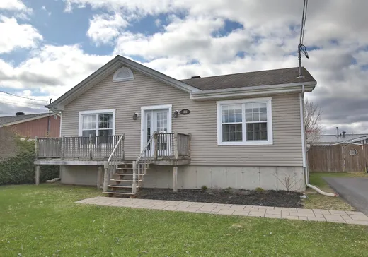 Maison à étages à vendre - 1395 3e Avenue, Acton Vale, J0H1A0