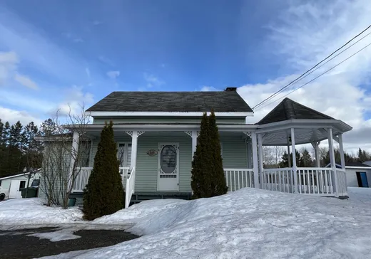 Maison à étages à vendre - 555 Av. Centrale, Matane, G0J3J0