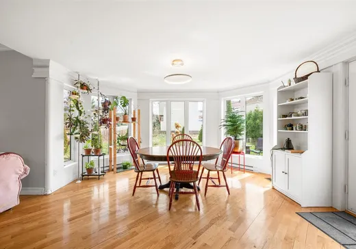 Chalet à vendre - 12590 49e Avenue, Montréal (Est), H1E 2G8