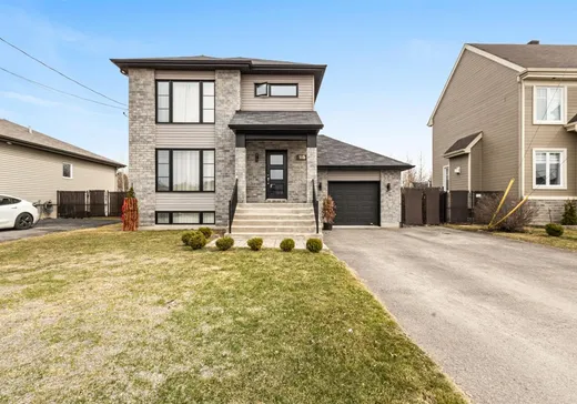 Maison à étages à vendre - 115 Rue des Cours-d'Eau, Sainte-Sophie, J5J0K5