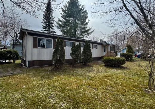 House for sale - 419 Rue Desmarais, Granby, J2J 2A2