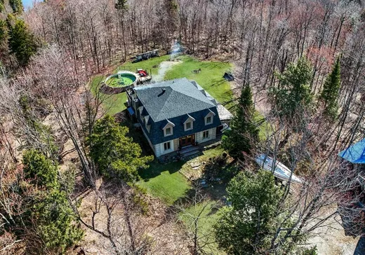 Two or more stories for sale - 21 Ch. Simard, Magog, J1X7R3