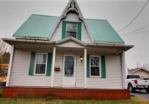 Un étage et demi à vendre - 76 Rue St-Martin, Massueville, J0G1K0