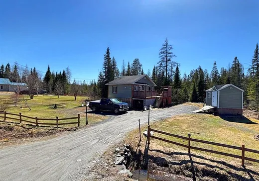 Bungalow à vendre - 261 Rue des Cascades, Lac-Etchemin, G0R1S0