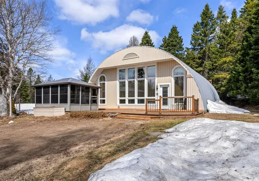 Un étage et demi à vendre - 975 Rg St-Antoine, St-Ferreol-les-Neiges, G0A3R0