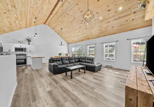 Maison à vendre - 310 Rue des Champs-Élysées, Magog, J1X 0K9
