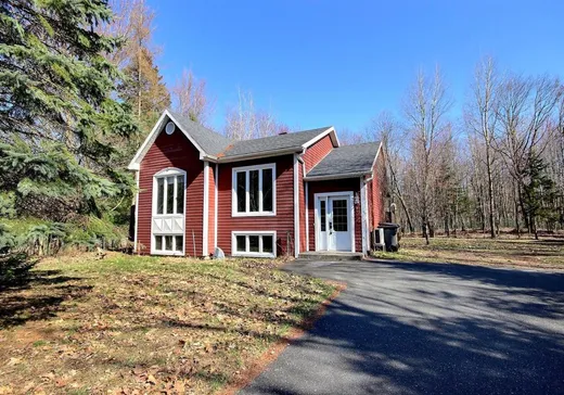 Chalet à vendre - 560 Rue du Cardinal, Drummondville, J2B8S9