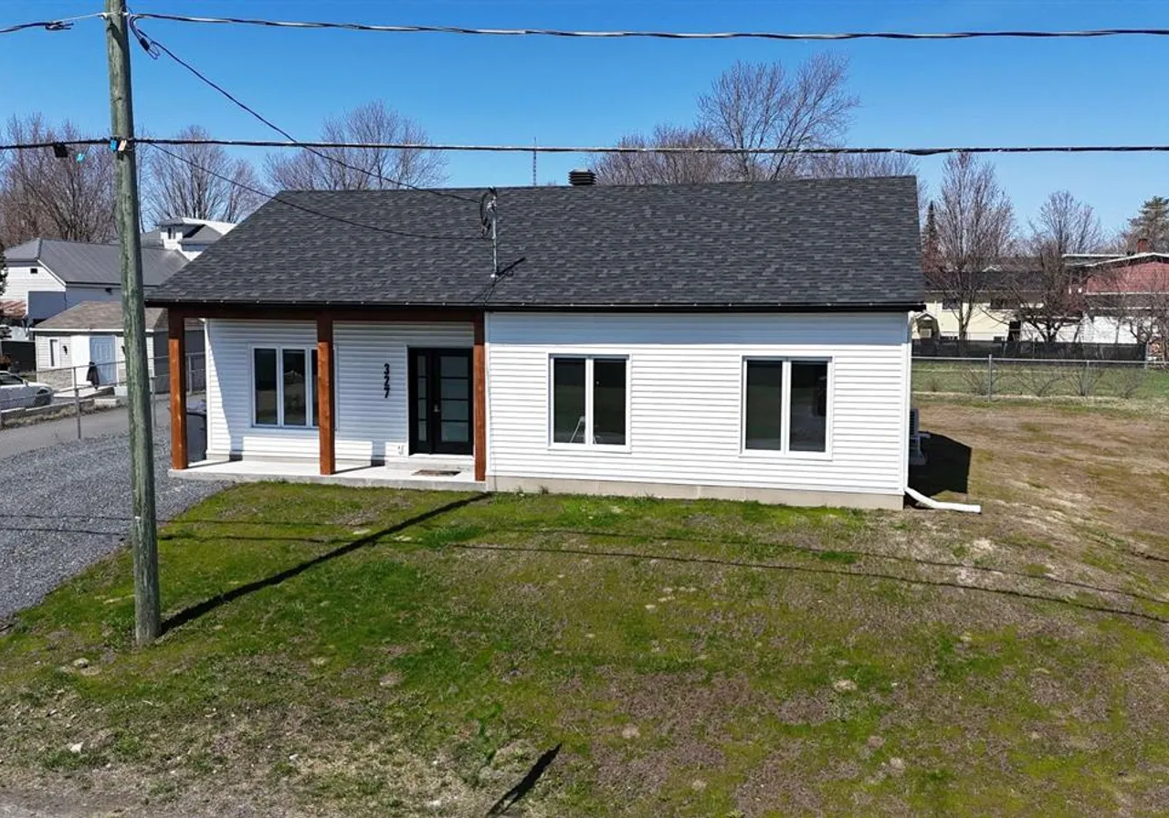 House for sale - 327 Rue Monseigneur-O'Bready, Wotton, J0A 1N0
