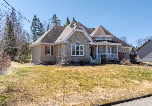 Maison à vendre - 660 Rue des Merisiers, Dégelis, G5T 0A2