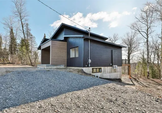 Bungalow for sale - 1081 Ch. Domaine sur le Lac, Ste-Lucie, J0T2J0