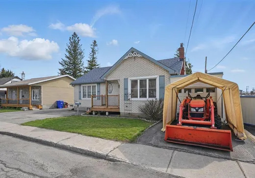 Maison à vendre - 208 Rue Fernand-Arvisais, Gatineau, J8P 4Z1