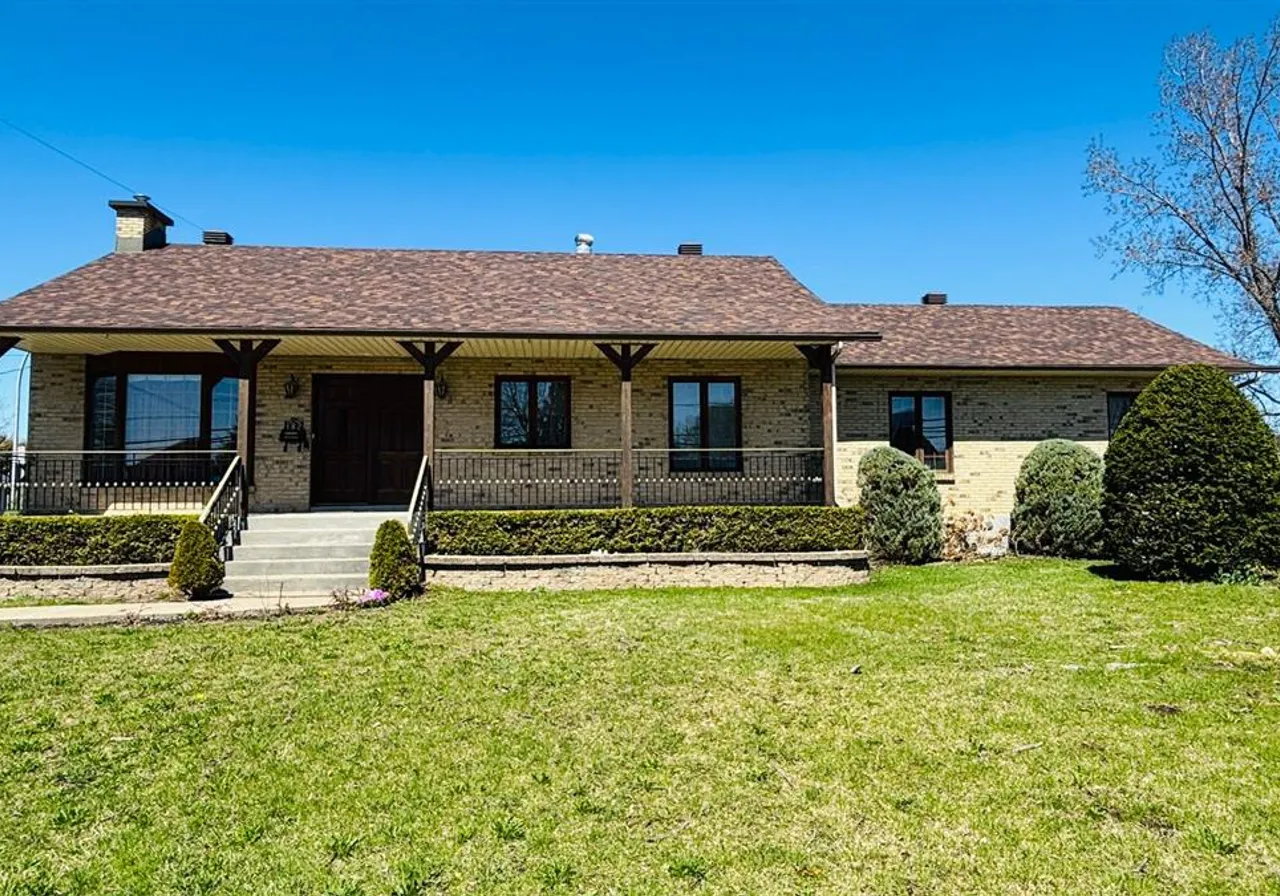 Maison à vendre - 182 Boul. Ste-Rose E., Laval (Auteuil), H7H 1P3
