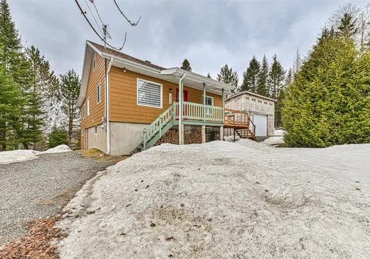 Maison à étages à vendre - 1974 Av. É-Pilon, Ste-Lucie, J0T2J0