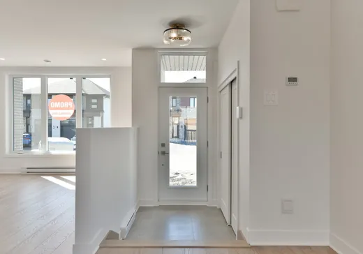 Maison à vendre - 3255 Rue du Riesling, Sainte-Marthe-sur-le-Lac, J0N 1P0