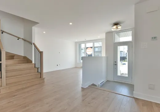 Maison à vendre - 3255 Rue du Riesling, Sainte-Marthe-sur-le-Lac, J0N 1P0