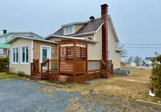 House for sale - 138 2e Avenue O., Sainte-Anne-des-Monts, G4V 1J2