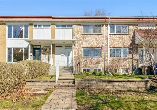 Maison à étages à vendre - 3821 Rue Garneau, Laval (Duvernay), H7E1T1