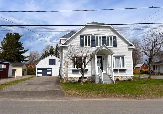 Two or more stories for sale - 2090 Rue Bécancour, Lyster, G0S1V0