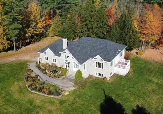 Bungalow à vendre - 200 Rue Villeneuve, Rock Forest, J1N4A4