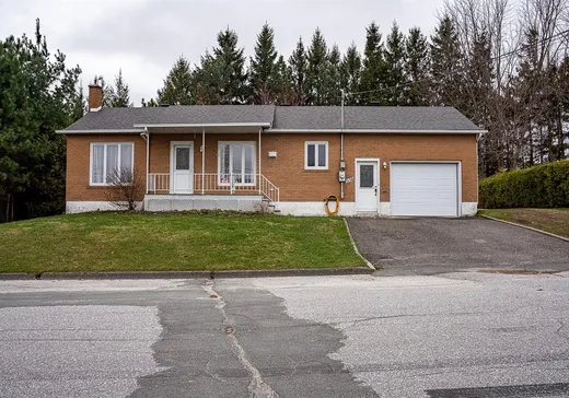 Bungalow à vendre - 538 Rue St-Jacques, Danville, J1T4B2