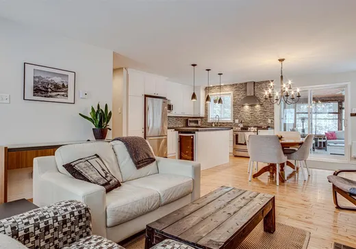 Maison à vendre - 95 Ch. Boyer, Saint-Sauveur, J0R 1R7
