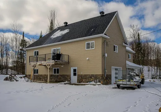 Maison à vendre - 23 Rue Couillard, St-Hippolyte, J8A 2P9