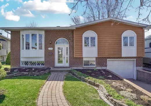 Bungalow à vendre - 230 Rue Plessis-Bélair, Laval (Sainte-Rose), H7L3J2
