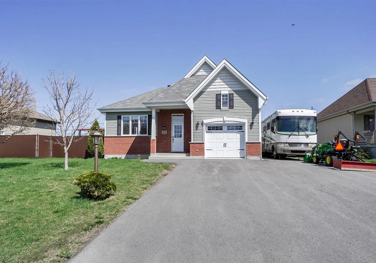 House for sale - 212 Rue Graham-Cooke, Saint-Zotique, J0P 1Z0