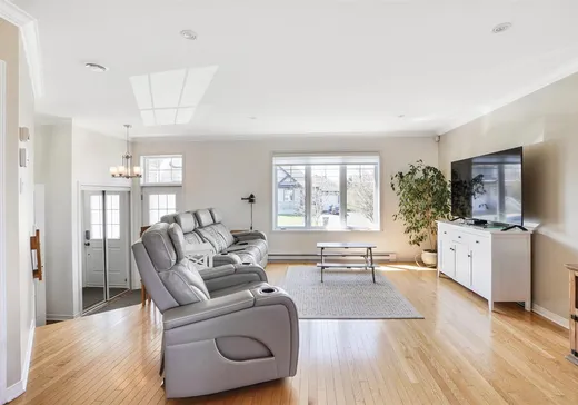 Maison à vendre - 212 Rue Graham-Cooke, Saint-Zotique, J0P 1Z0