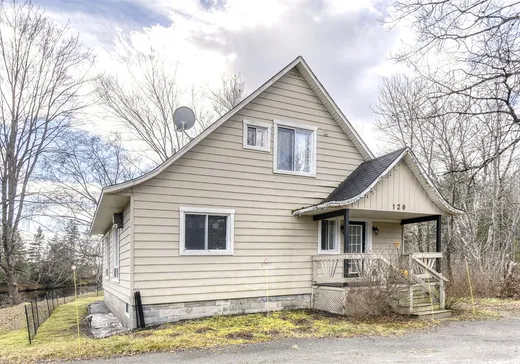 Un étage et demi à vendre - 120-122 Rue du Rapide, Mont-Tremblant, J8E3B4